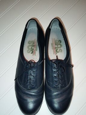 SAS Navy Blue Leather Lace-Up Comfort Oxfords / Size 8  1/2